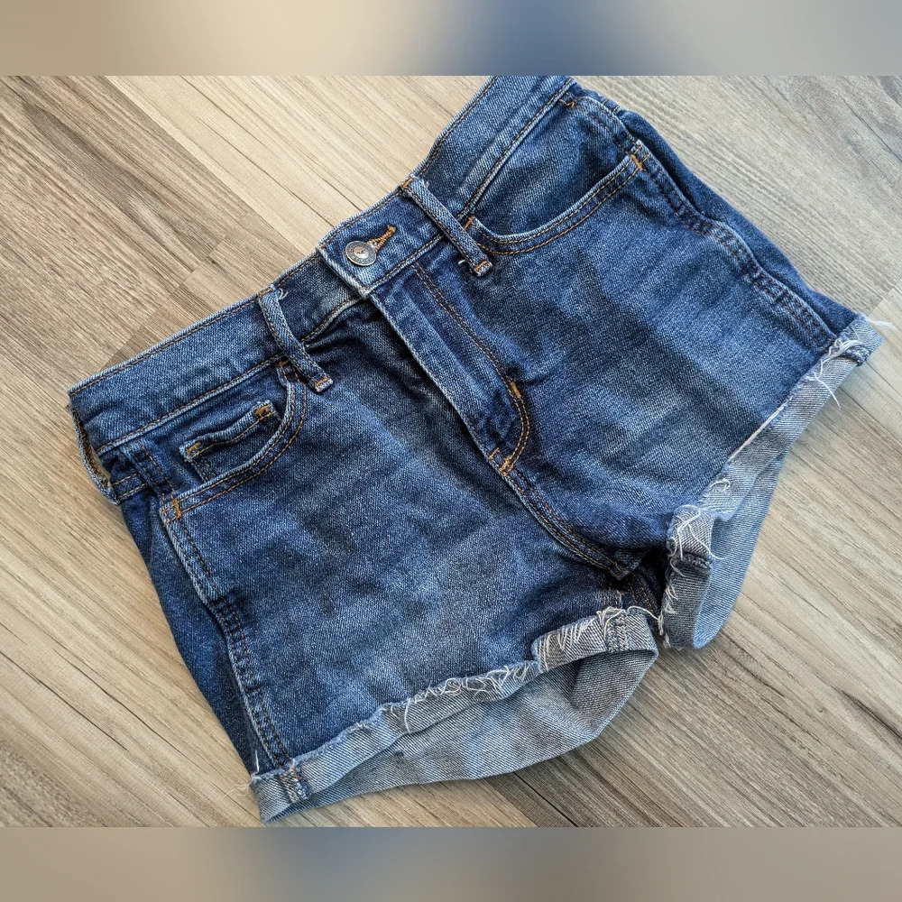 Hollister‎ High-Rise Short-Shorts